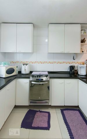 Casa à venda com 270m², 3 quartos e 8 vagasCozinha