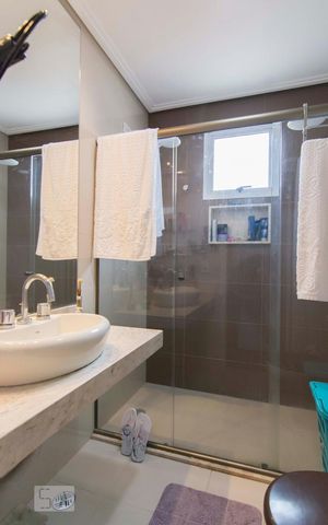 Casa à venda com 270m², 3 quartos e 8 vagasBanheiro Suíte