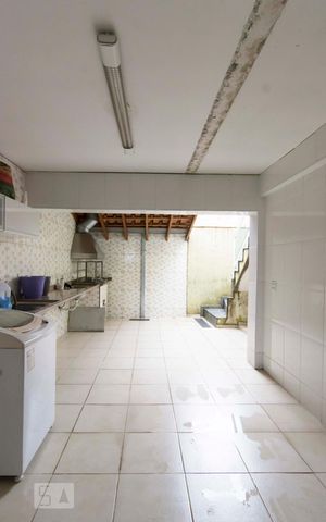 Casa à venda com 270m², 3 quartos e 8 vagasQuintal