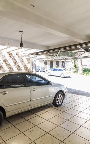 Casa à venda com 240m², 3 quartos e 3 vagas Casa à venda com 240m², 3 quartos e 3 vagasGaragem