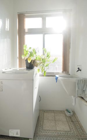 Apartamento à venda com 68m², 2 quartos e 1 vagaÁrea de Serviço