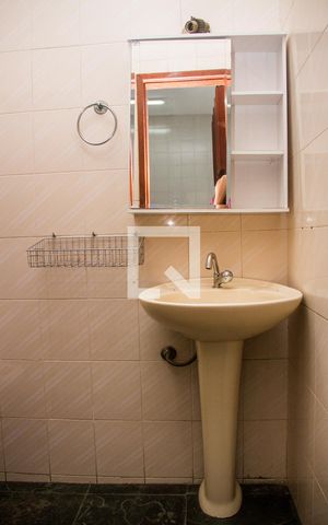 Casa de condomínio para alugar com 80m², 2 quartos e 1 vagaBanheiro Social