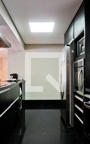 Apartamento à venda com 186m², 3 quartos e 3 vagasCozinha