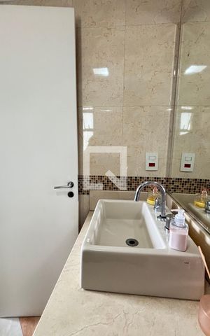 Apartamento à venda com 92m², 3 quartos e 2 vagas Apartamento à venda com 92m², 3 quartos e 2 vagasBanheiro da Suíte