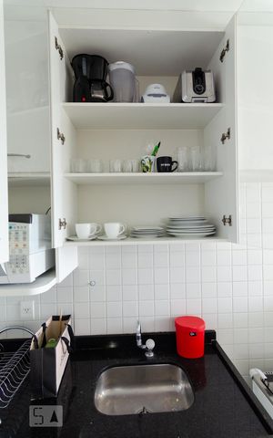 Apartamento para alugar com 60m², 2 quartos e 2 vagas Apartamento para alugar com 60m², 2 quartos e 2 vagasCozinha