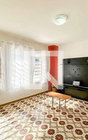 Casa para alugar com 78m², 1 quarto e sem vaga Casa para alugar com 78m², 1 quarto e sem vagaSala