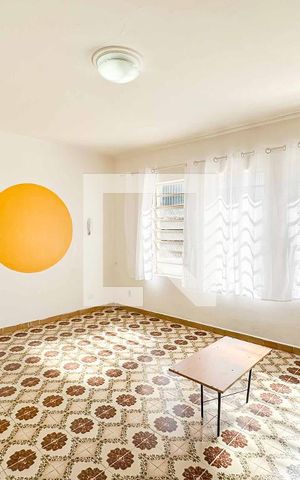 Casa para alugar com 78m², 1 quarto e sem vaga Casa para alugar com 78m², 1 quarto e sem vagaSala