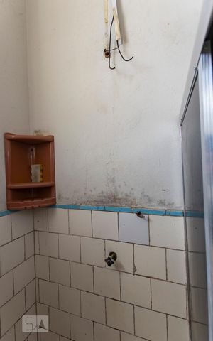 Casa à venda com 65m², 2 quartos e 2 vagas Casa à venda com 65m², 2 quartos e 2 vagasBanheiro Social