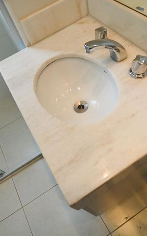 Apartamento à venda com 83m², 3 quartos e 2 vagasBanheiro social
