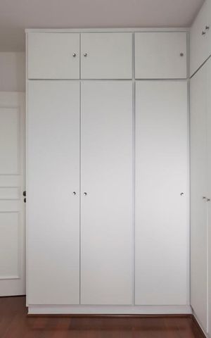 Apartamento à venda com 140m², 3 quartos e 2 vagasQuarto 2 (Armários)
