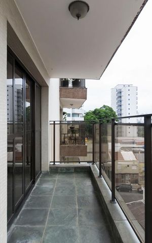 Apartamento à venda com 140m², 3 quartos e 2 vagasVaranda