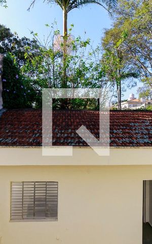 Casa para alugar com 250m², 3 quartos e 2 vagas Casa para alugar com 250m², 3 quartos e 2 vagasSuíte - vista