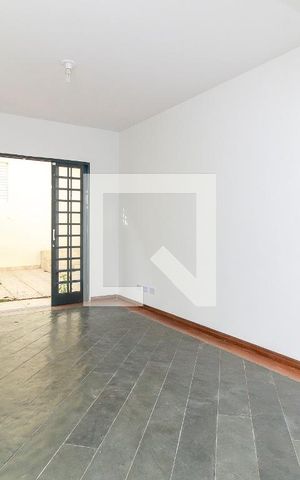 Casa para alugar com 250m², 3 quartos e 2 vagas Casa para alugar com 250m², 3 quartos e 2 vagasSala de Jantar