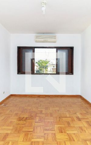 Casa para alugar com 250m², 3 quartos e 2 vagas Casa para alugar com 250m², 3 quartos e 2 vagasQuarto 2