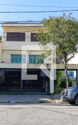 Casa para alugar com 250m², 3 quartos e 2 vagas Casa para alugar com 250m², 3 quartos e 2 vagasFachada