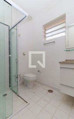 Casa para alugar com 250m², 3 quartos e 2 vagas Casa para alugar com 250m², 3 quartos e 2 vagasBanheiro 2