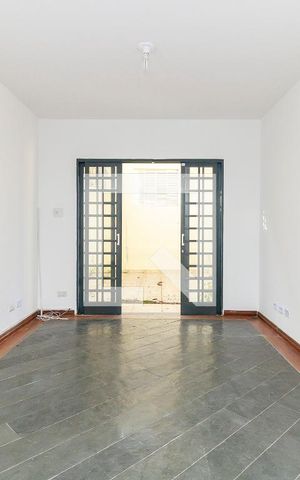 Casa para alugar com 250m², 3 quartos e 2 vagas Casa para alugar com 250m², 3 quartos e 2 vagasSala de Jantar