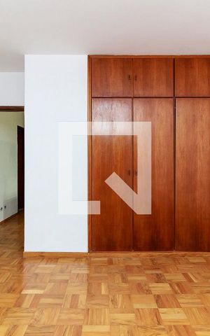 Casa para alugar com 250m², 3 quartos e 2 vagas Casa para alugar com 250m², 3 quartos e 2 vagasSuíte