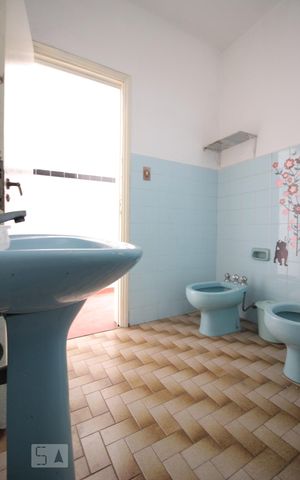 Casa para alugar com 110m², 2 quartos e sem vagaBanheiro