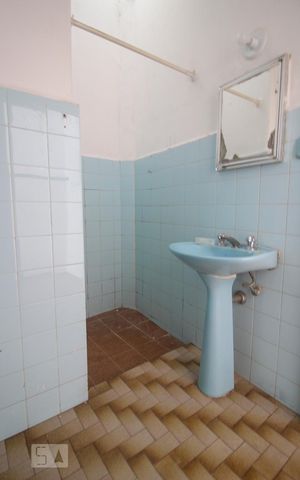 Casa para alugar com 110m², 2 quartos e sem vagaBanheiro