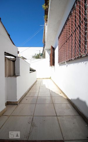 Casa para alugar com 110m², 2 quartos e sem vagaEntrada