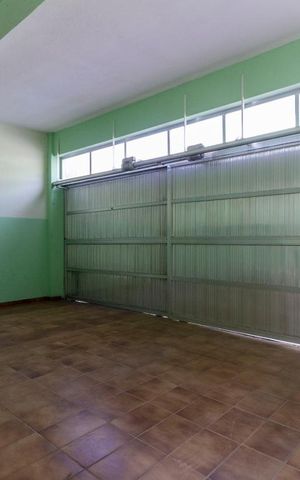 Casa à venda com 210m², 3 quartos e 2 vagas Casa à venda com 210m², 3 quartos e 2 vagasGaragem