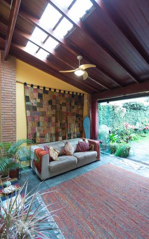 Casa à venda com 135m², 2 quartos e 2 vagas Casa à venda com 135m², 2 quartos e 2 vagasSala TV