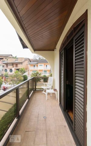Casa à venda com 500m², 5 quartos e 6 vagasSuíte 1
