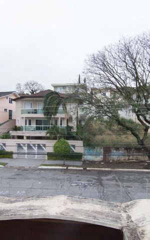 Casa à venda com 500m², 5 quartos e 6 vagasVista