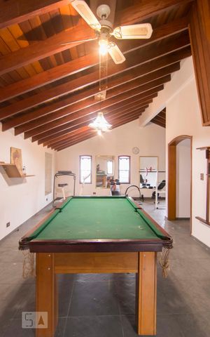 Casa à venda com 500m², 5 quartos e 6 vagasAcademia e Salão de jogos
