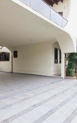 Casa à venda com 500m², 5 quartos e 6 vagasQuintal - garagem