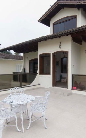 Casa à venda com 500m², 5 quartos e 6 vagasSacada