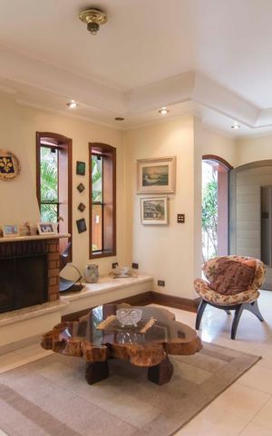 Casa à venda com 500m², 5 quartos e 6 vagasSala
