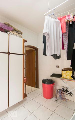 Casa à venda com 500m², 5 quartos e 6 vagasLavanderia