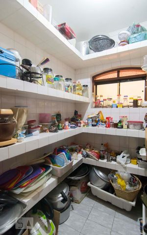 Casa à venda com 500m², 5 quartos e 6 vagasDespensa