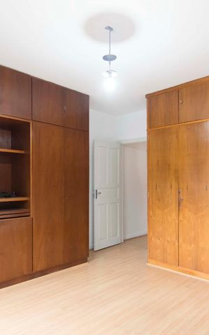 Casa à venda com 255m², 5 quartos e 2 vagasSuíte