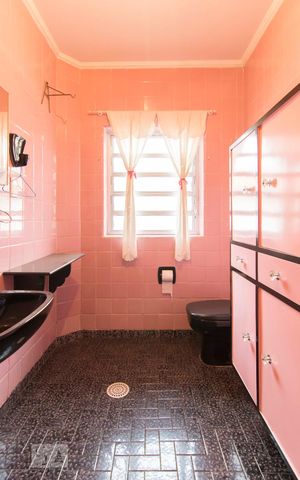 Casa à venda com 255m², 5 quartos e 2 vagasBanheiro
