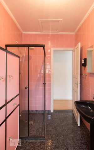 Casa à venda com 255m², 5 quartos e 2 vagasBanheiro