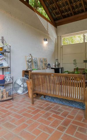 Casa à venda com 220m², 1 quarto e 1 vagaSala