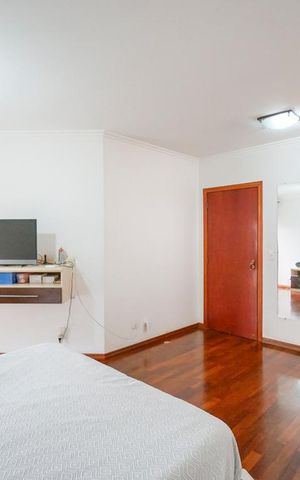 Casa à venda com 450m², 4 quartos e 6 vagasQuarto 4 suíte
