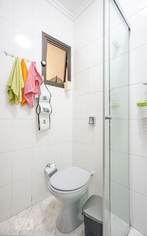 Casa à venda com 450m², 4 quartos e 6 vagasBanheiro de serviço