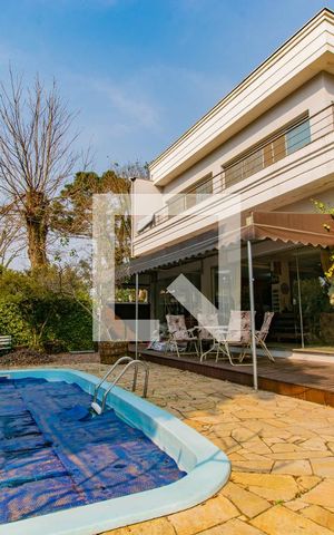 Casa à venda com 400m², 4 quartos e 2 vagas Casa à venda com 400m², 4 quartos e 2 vagasÁrea comum