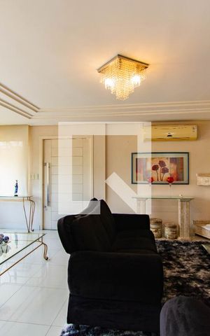 Casa à venda com 400m², 4 quartos e 2 vagas Casa à venda com 400m², 4 quartos e 2 vagasSala