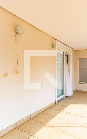 Casa à venda com 400m², 4 quartos e 2 vagas Casa à venda com 400m², 4 quartos e 2 vagasVaranda