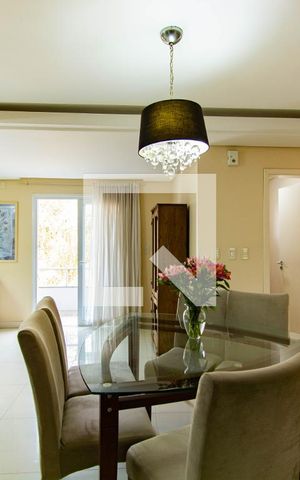 Casa à venda com 400m², 4 quartos e 2 vagas Casa à venda com 400m², 4 quartos e 2 vagasSala