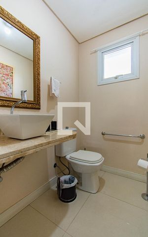 Casa à venda com 400m², 4 quartos e 2 vagas Casa à venda com 400m², 4 quartos e 2 vagasLavabo