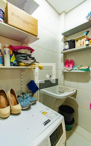 Casa à venda com 400m², 4 quartos e 2 vagas Casa à venda com 400m², 4 quartos e 2 vagasÁrea de Serviço
