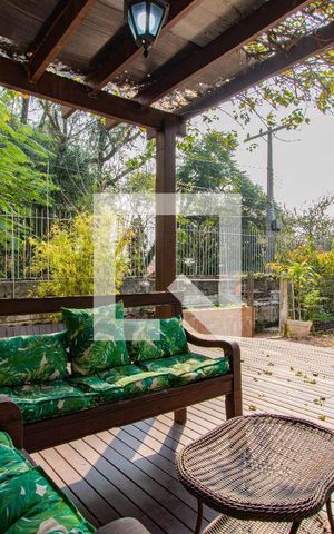 Casa à venda com 400m², 4 quartos e 2 vagas Casa à venda com 400m², 4 quartos e 2 vagasÁrea comum