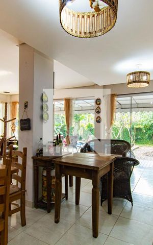 Casa à venda com 400m², 4 quartos e 2 vagas Casa à venda com 400m², 4 quartos e 2 vagasSala