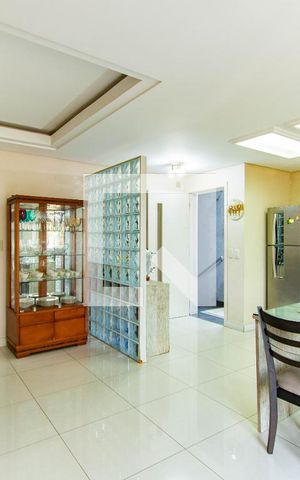 Casa à venda com 400m², 4 quartos e 2 vagas Casa à venda com 400m², 4 quartos e 2 vagasCozinha
